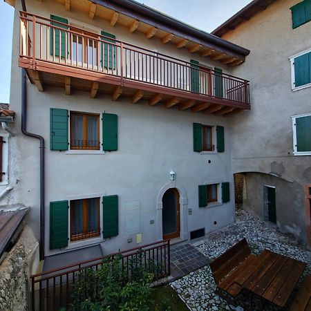 Casa Antico Borgo - Appartamento 1 Assenza di Brenzone Exterior foto